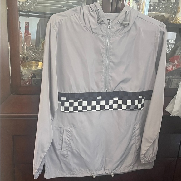 Other - Stylish Gray Windbreaker with Checkered Design